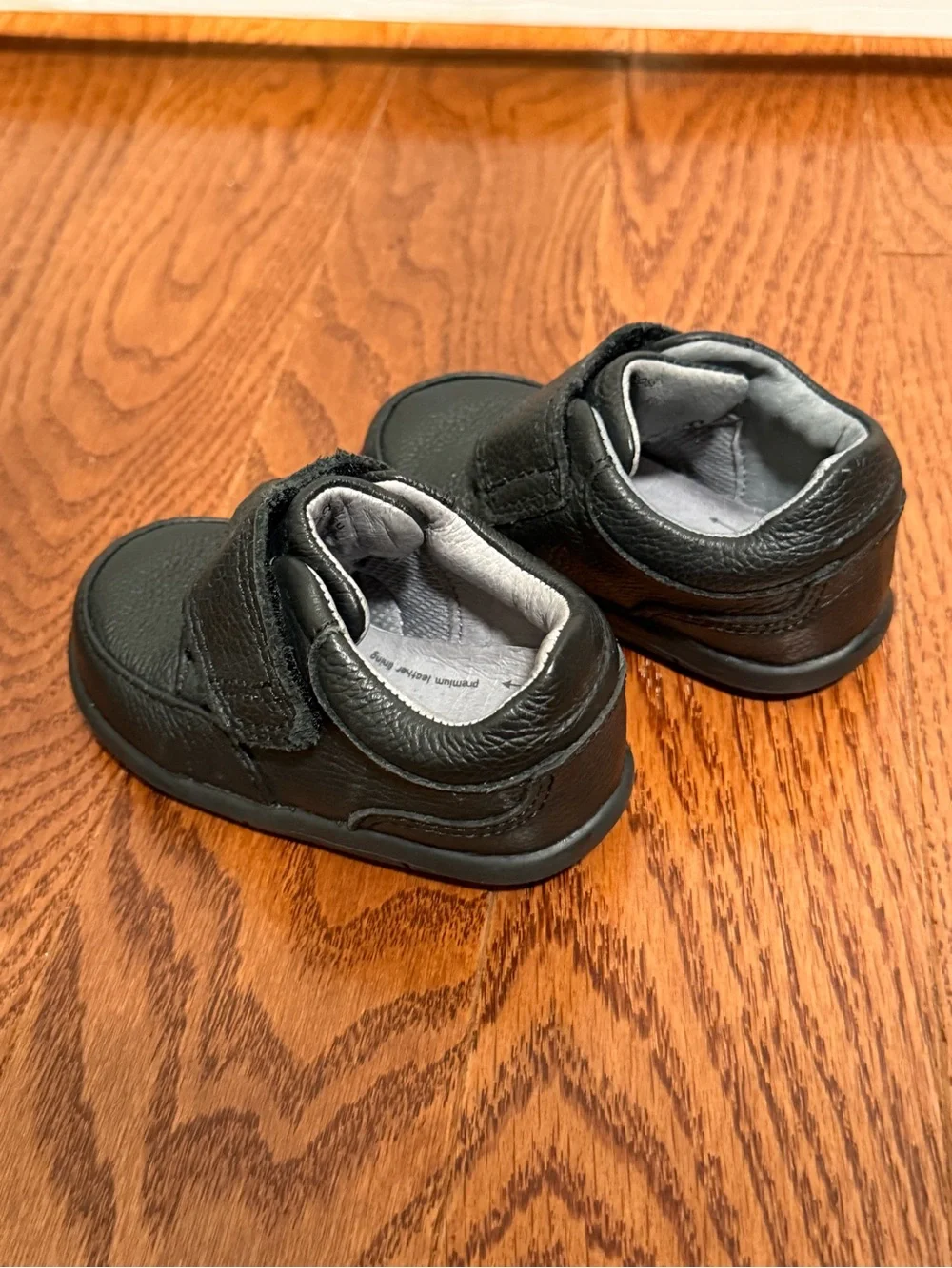 Stride Rite Kids Black Leather Velcro Strap Shoes- 4W